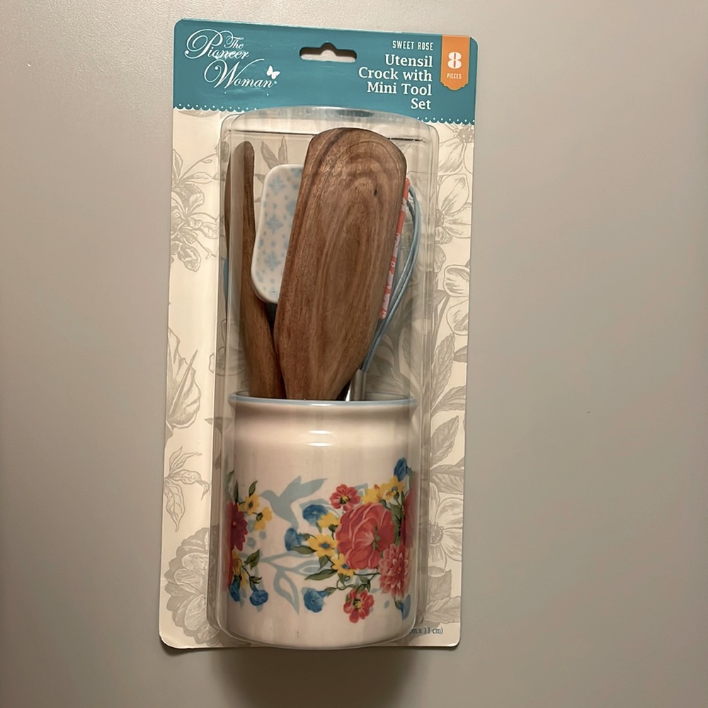 Pioneer woman utensil crock with mini tool set